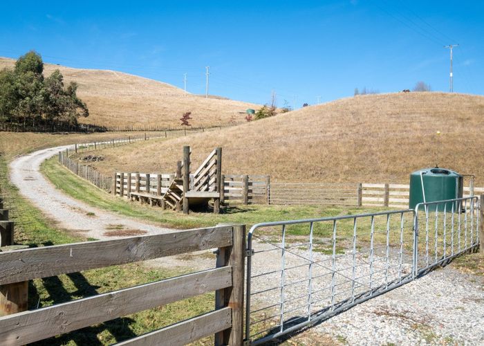  at 727 Valley Road, Raukawa