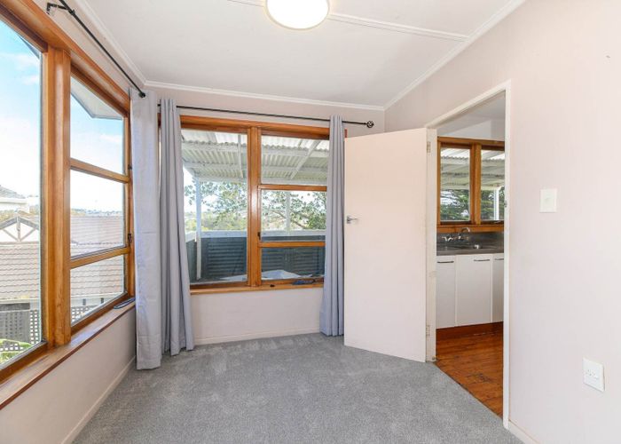  at 128 Carlisle Road, Browns Bay, Auckland