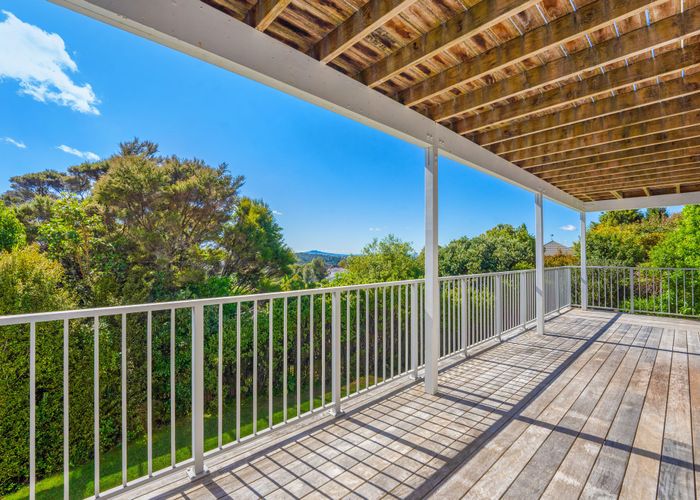  at 80 Onetaunga Road, Chatswood, Auckland