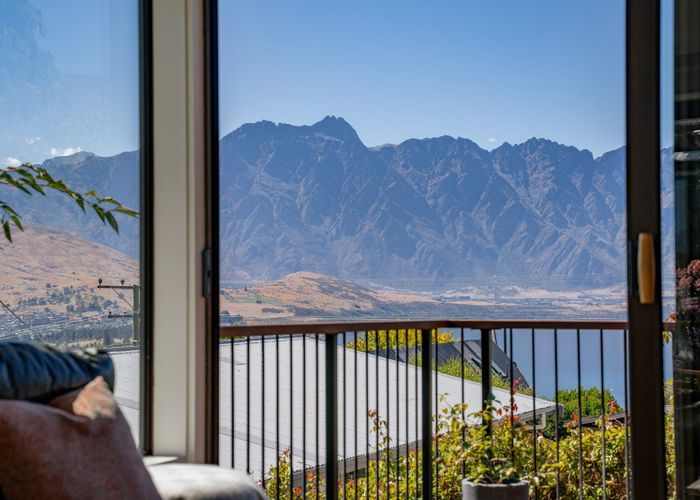  at 7 Wynyard Crescent, Fernhill, Queenstown