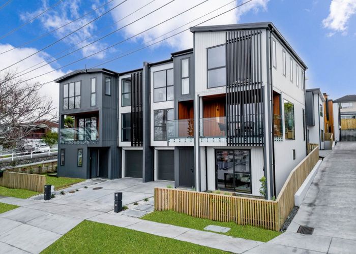  at 2B Rangitoto Terrace, Milford, North Shore City, Auckland