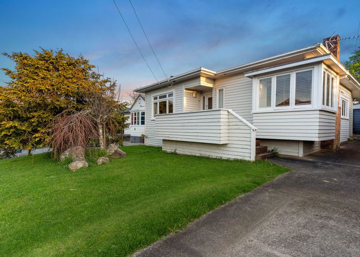  at 3 Moray Place, Point Chevalier, Auckland City, Auckland