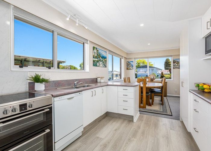  at 8 Tacoma Drive, Totara Park, Upper Hutt, Wellington