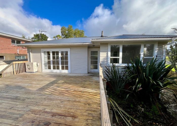  at 15 Pine Ave, Henderson, Waitakere City, Auckland