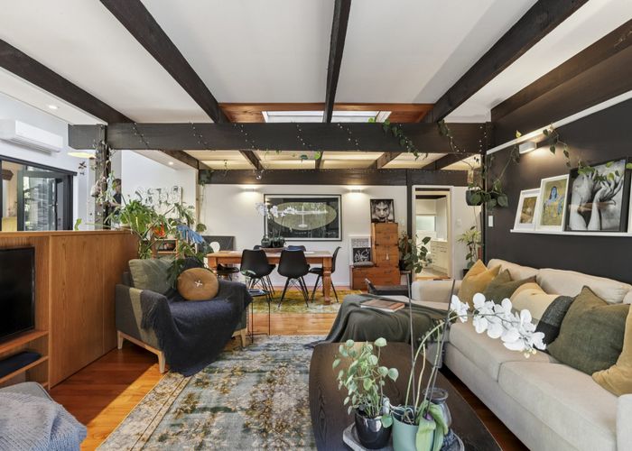  at 34 Hollywood Avenue, Titirangi, Waitakere City, Auckland