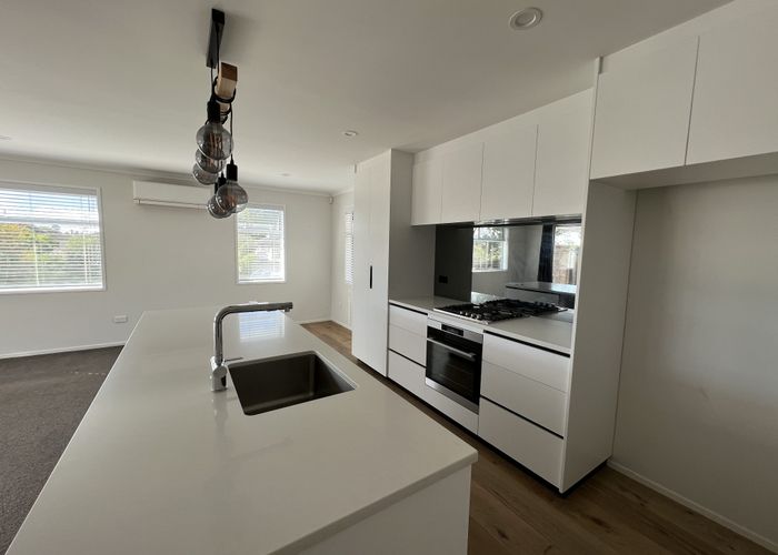  at 7 Booralee Ave, Botany Downs, Manukau City, Auckland