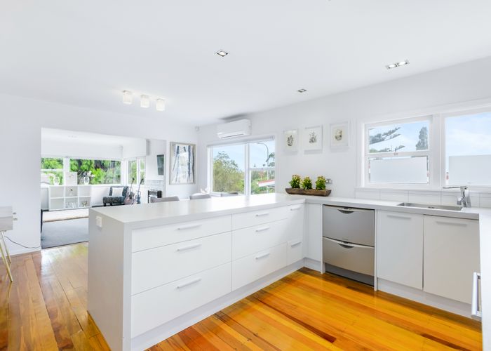  at 118 Union Road, Howick, Auckland