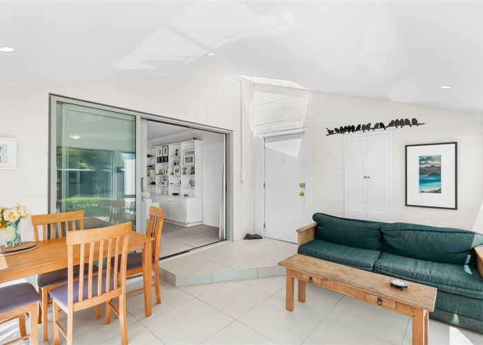  at 1/106 Leinster Road, Merivale, Christchurch