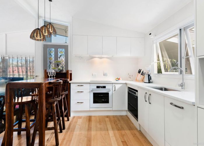  at 9 Stanaway Street, Hillcrest, Auckland