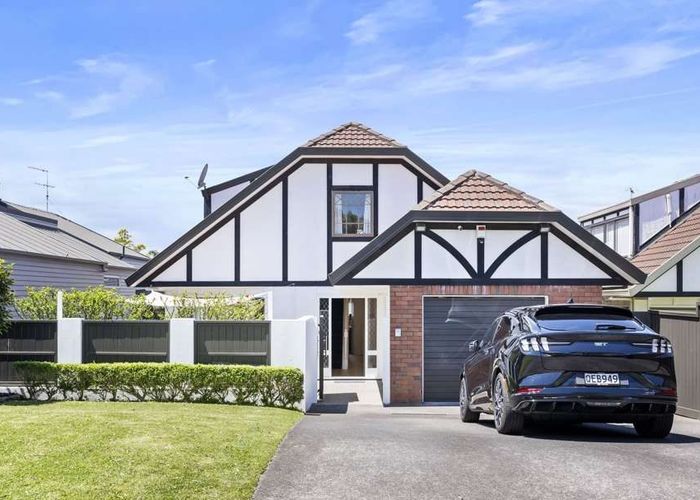  at 33 Kerswill Place, Pakuranga, Auckland