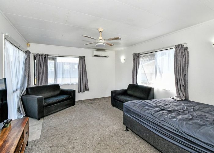  at 2/85 Kimpton Road, Papatoetoe, Manukau City, Auckland