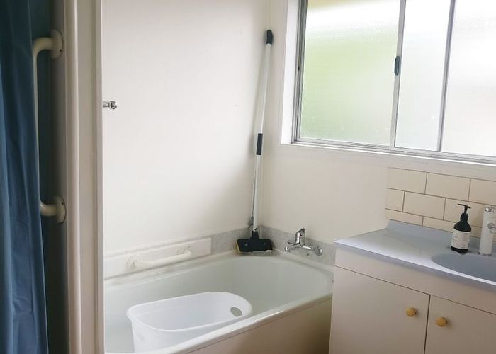  at 2/27 Kerswill Place, Pakuranga, Manukau City, Auckland