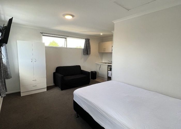  at 1/9 Greensboro Street (Room C), Hillcrest, Hamilton, Waikato