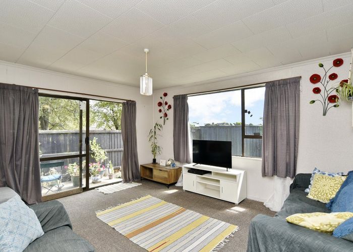  at 2/90 Bayswater Crescent, Bromley, Christchurch City, Canterbury