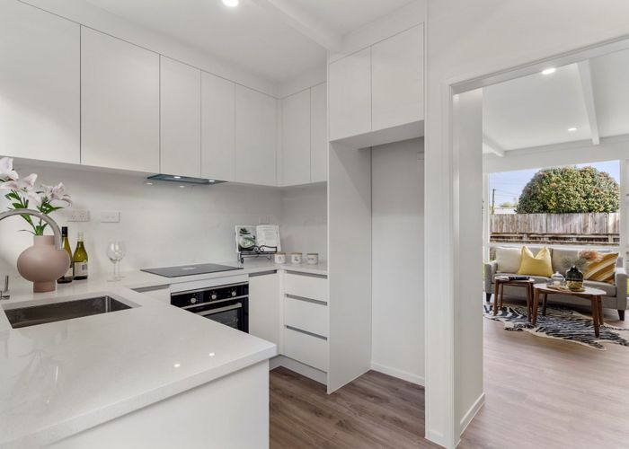  at 1/61 Banks Road, Mount Wellington, Auckland