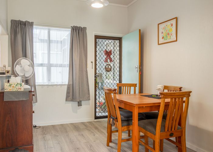  at 2/77 Goulstone Road, Whakatane