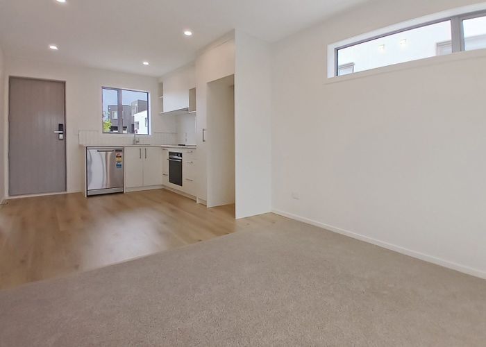  at 10 Ngae Place, Mangere East, Auckland
