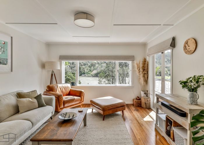  at 4 Aydon Road, Titirangi, Waitakere City, Auckland