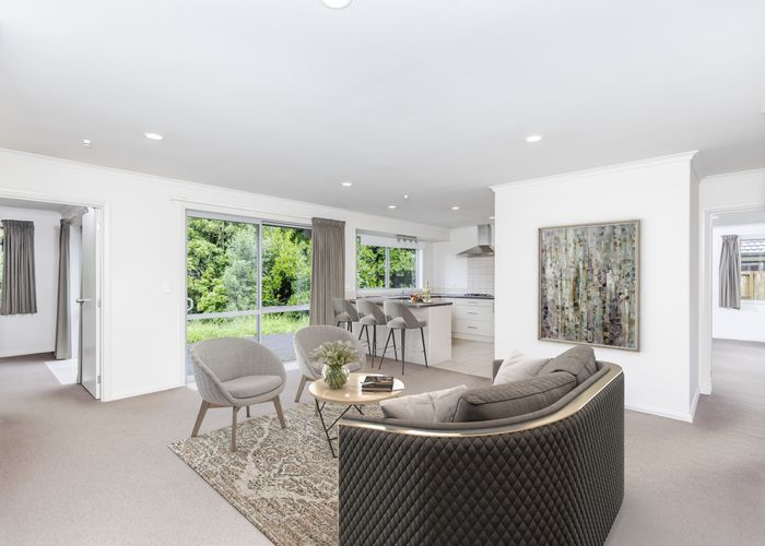 at 13 Oldfield Court, Huntington, Hamilton