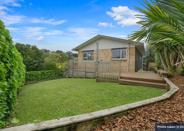  at 1/17 Sandiacre Way, Browns Bay, Auckland