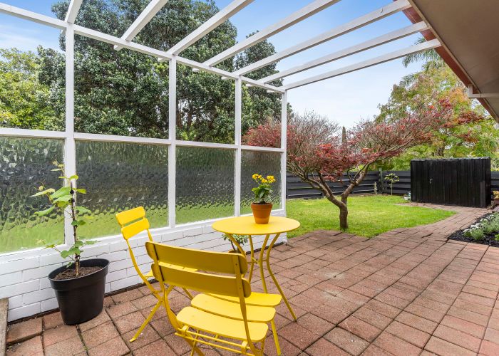  at 17 Pohutukawa Place, Ellerslie, Auckland