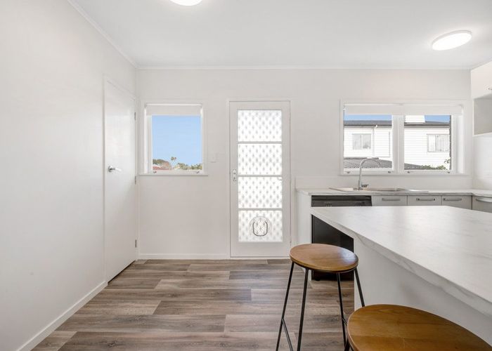  at 2/16 Northumberland Avenue, Belmont, Auckland
