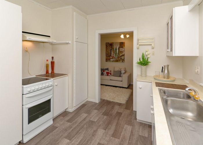  at 52 Alfred Street, Fairfield, Hamilton