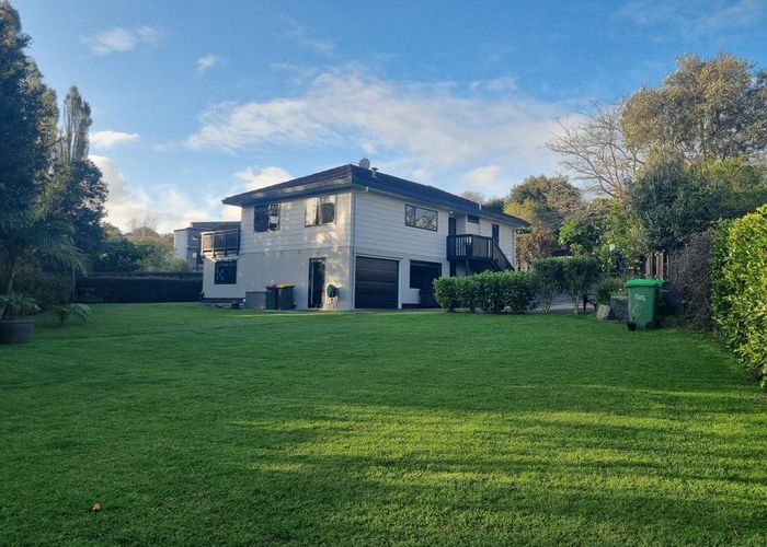  at 18 Sandgate Ave, Botany Downs, Manukau City, Auckland