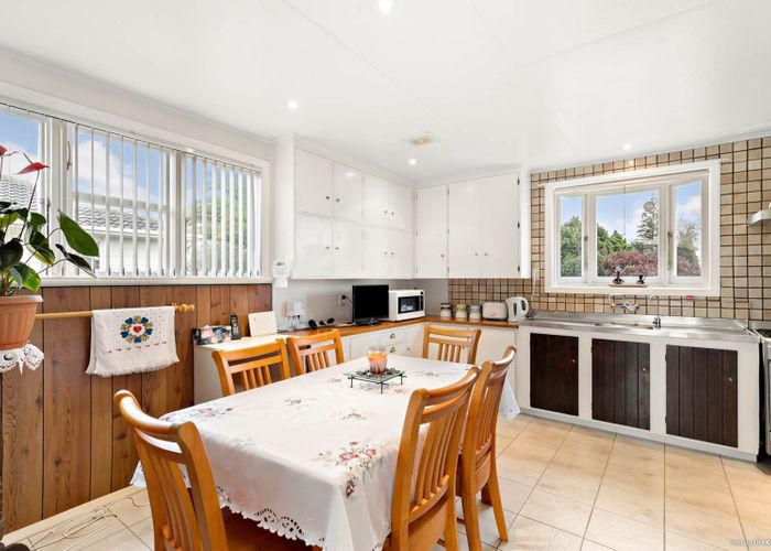  at 9 Sperry Place, Mangere, Auckland