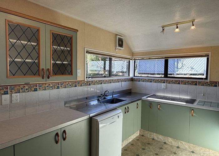  at 10 St Andrew Place, Balclutha