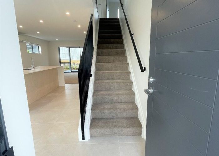  at 17 Whimbrel Road, Flat Bush, Manukau City, Auckland