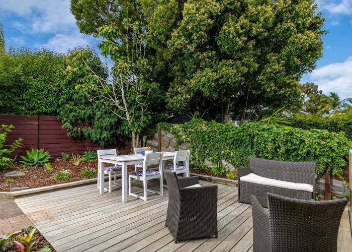  at 2/6 Palawan Place, Torbay, North Shore City, Auckland