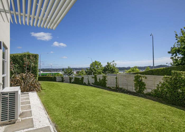  at 12/40 Scarlet Oak Drive, Albany, North Shore City, Auckland