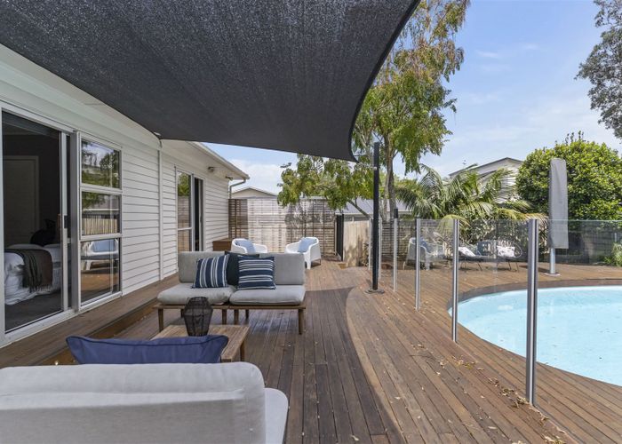  at 22 Bayside Avenue, Te Atatu Peninsula, Auckland