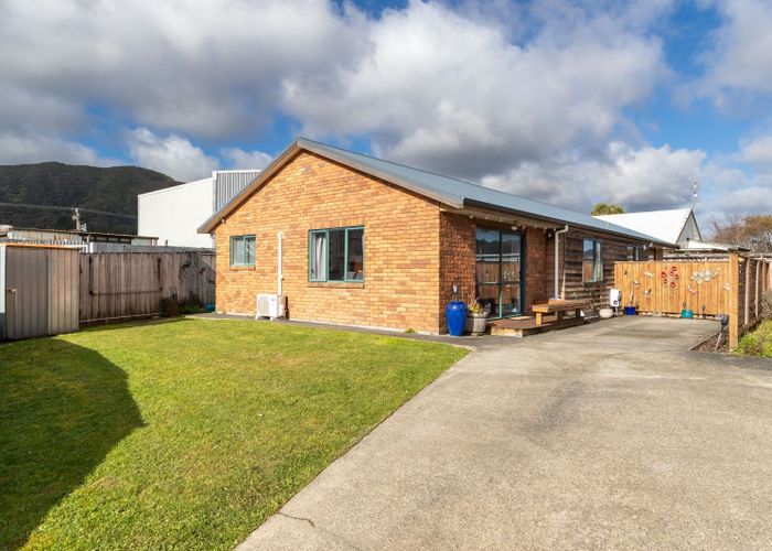  at 1/4 Ipswich Grove, Wainuiomata, Lower Hutt, Wellington