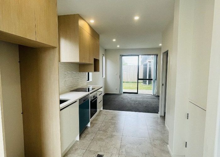  at 5/1 Sylvan Crescent, Te Atatu South, Waitakere City, Auckland