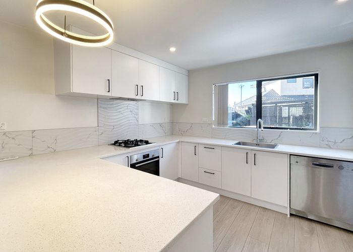  at 12D Kelwyn Road, Kelston, Auckland