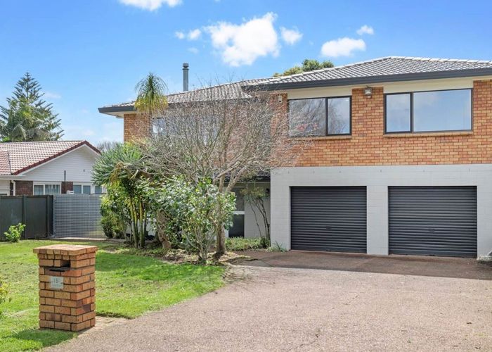  at 15 Loloma Drive, Half Moon Bay, Auckland