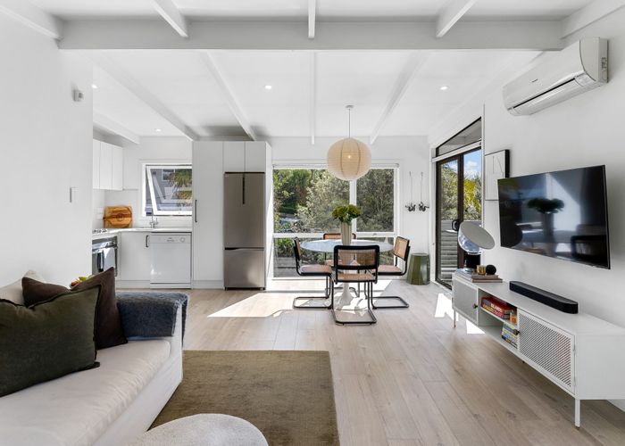  at 2/19 Lake Road, Northcote, North Shore City, Auckland