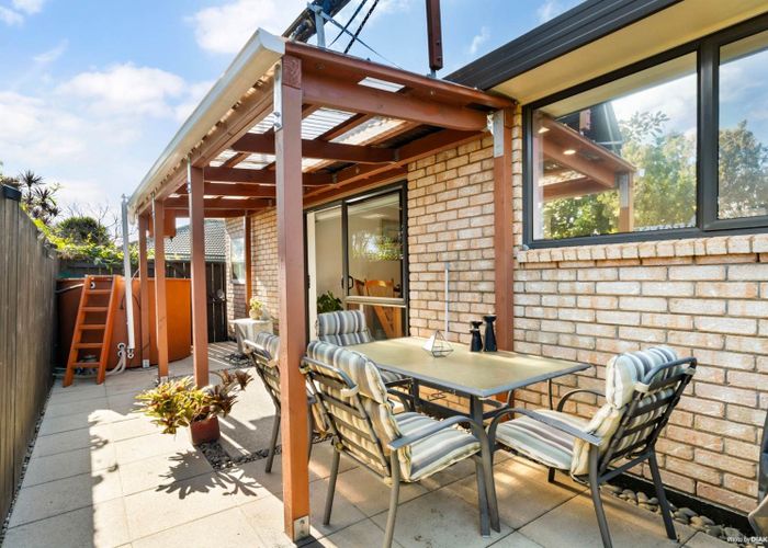  at 32 Magnolia Drive, Waiuku, Waiuku