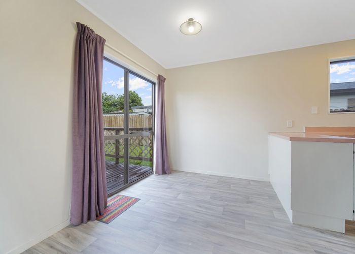  at 2/6 Trimdon Street, Randwick Park, Manukau City, Auckland