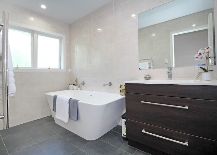  at 24 Pooley Street, Pakuranga Heights, Manukau City, Auckland