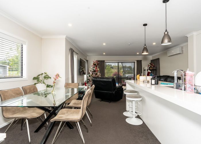  at 15 Rebekah Crescent, Flagstaff, Hamilton
