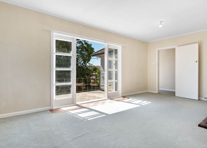  at 1/17 Stratford Avenue, Milford, Auckland