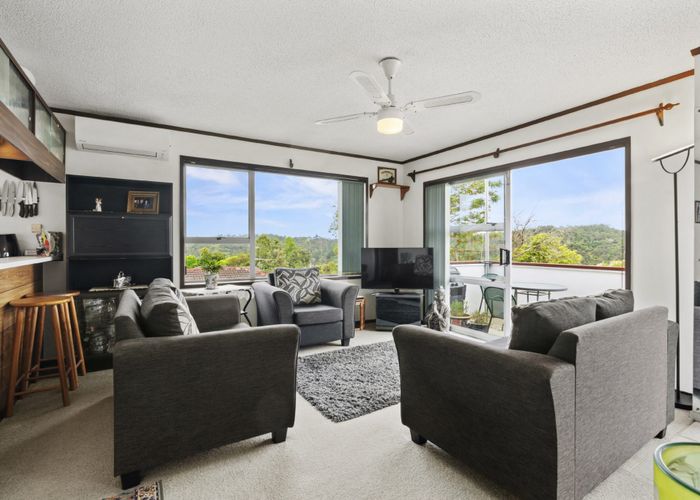  at 2/24 Bayview Road, Bayview, Auckland