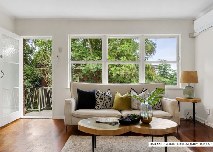  at 2/35 Simkin Avenue, Saint Johns, Auckland City, Auckland