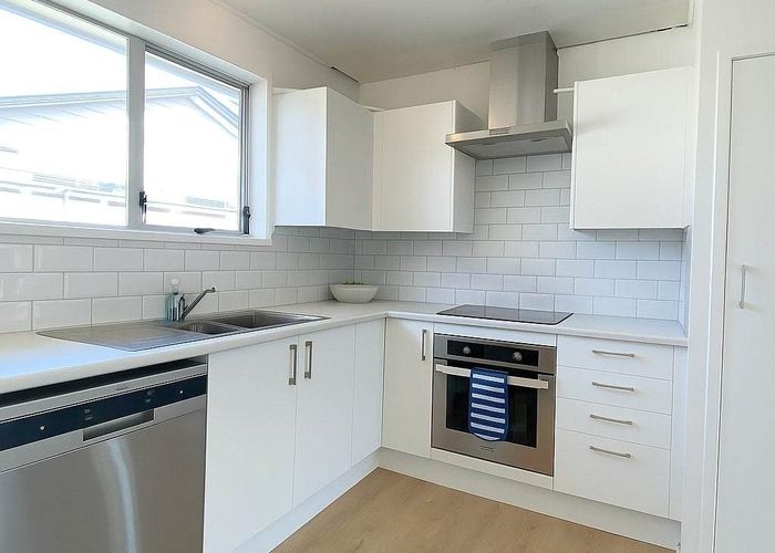  at 1/3 Jern Place, Eastern Beach, Manukau City, Auckland