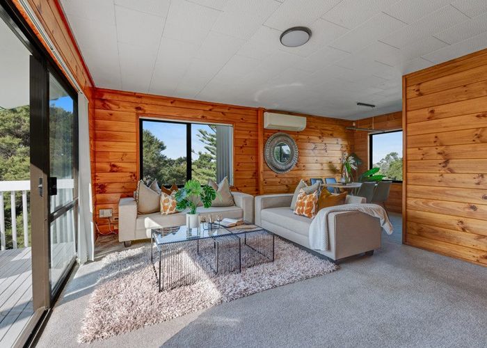  at 16 Noeleen Street, Glenfield, North Shore City, Auckland