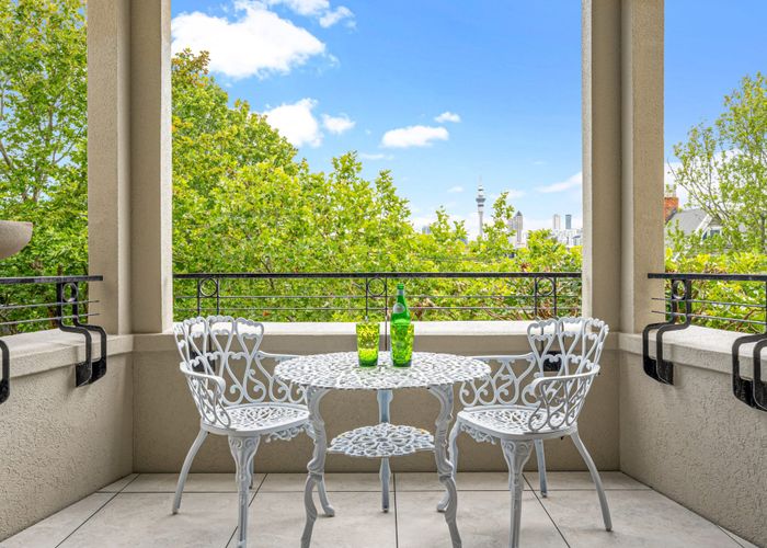  at 2/9 Balfour Road, Parnell, Auckland