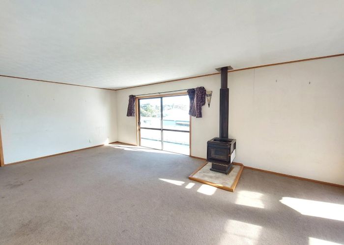  at 5 Croydon Road, New Lynn, Auckland